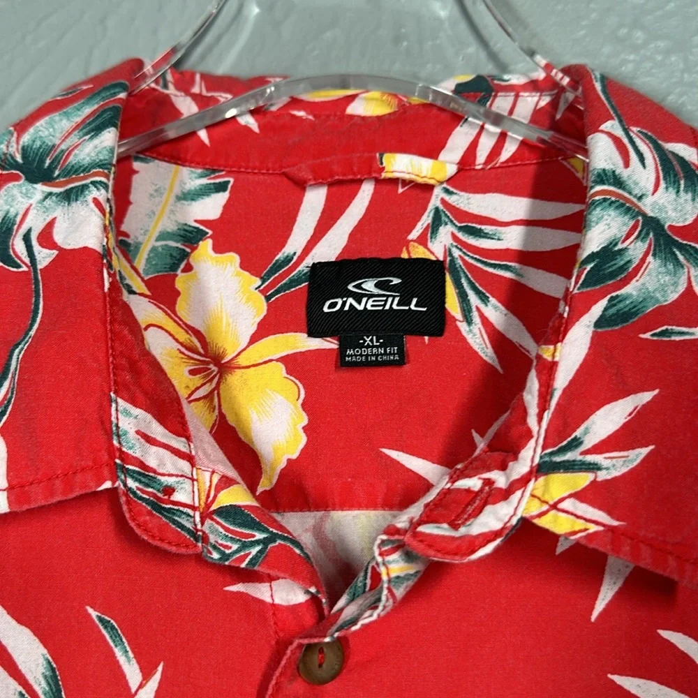 O'Neill Red Tropical Plant Print Button Up Short Sleeve Shirt Men's Size… - Picture 5 of 7